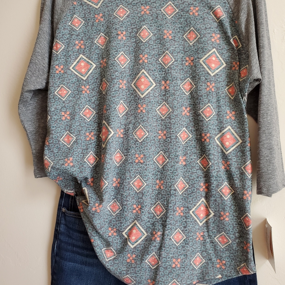 Distressed baseball style top - Picture 5 of 5